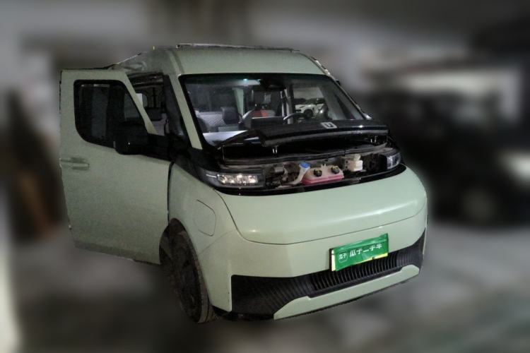 Used Farizon Super VAN 2024 Smart Wealth Edition Mid-Roof High-Top 66 kWh Front Right 45 Deg