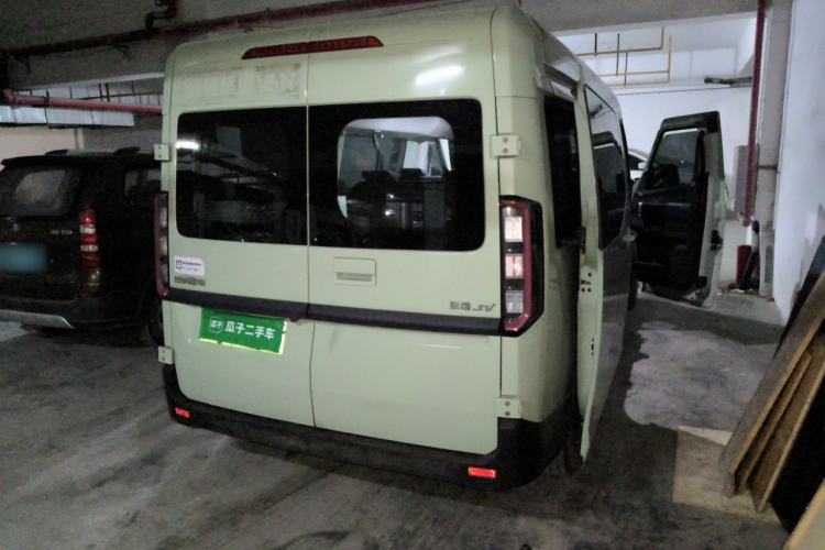 Used Farizon Super VAN 2024 Smart Wealth Edition Mid-Roof High-Top 66 kWh Rear Right 45 Deg