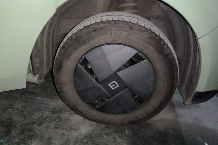 Used Farizon Super VAN 2024 Smart Wealth Edition Mid-Roof High-Top 66 kWh Right Front Wheel Hub