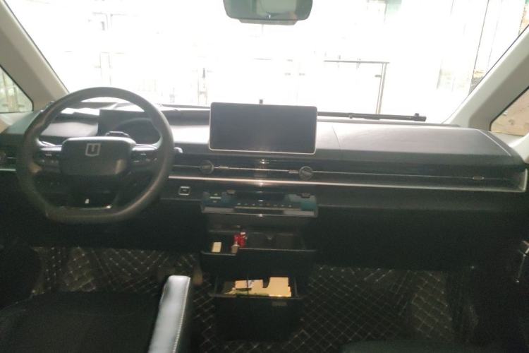 Used Farizon Super VAN 2024 Smart Wealth Edition Mid-Roof High-Top 66 kWh Center Console