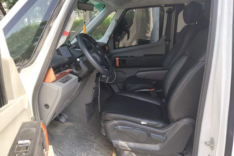Used Farizon Super VAN 2024 Zhifu Edition Action-Oriented Short-Wheelbase Mid-Roof Model with 51 kWh Driver Seat