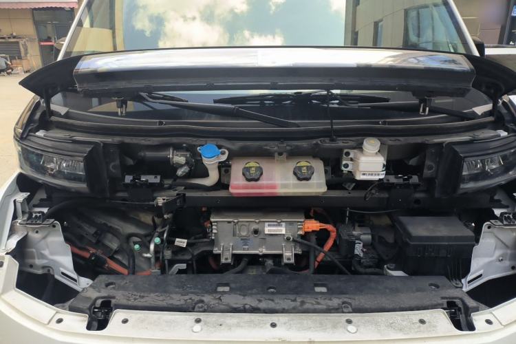 Used Farizon Super VAN 2024 Zhifu Edition Action-Oriented Short-Wheelbase Mid-Roof Model with 51 kWh Engine Bay