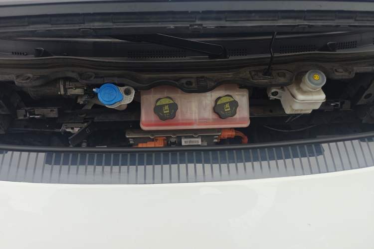 Used Farizon Super VAN 2024 Zhifu Edition Mid-Axle Mid-Roof 68 kWh Engine Bay