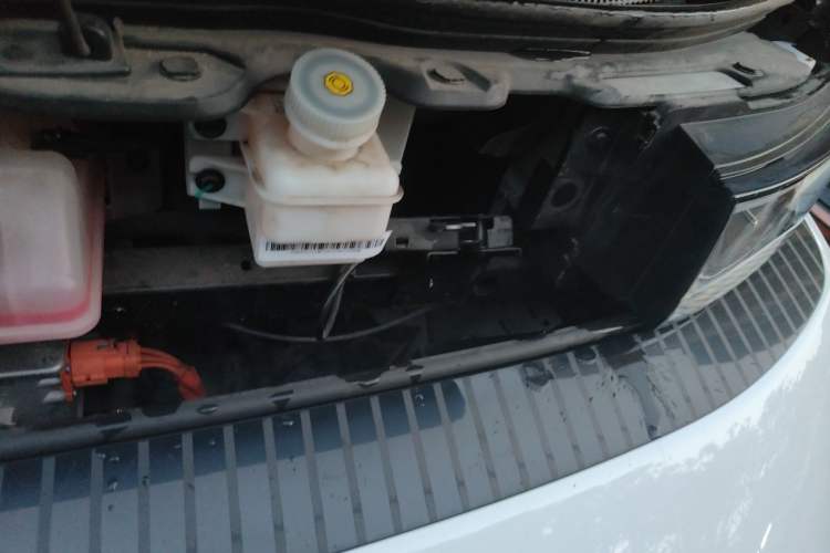 Used Farizon Super VAN 2024 Zhifu Edition Mid-Axle Mid-Roof 68 kWh Engine Bay Left