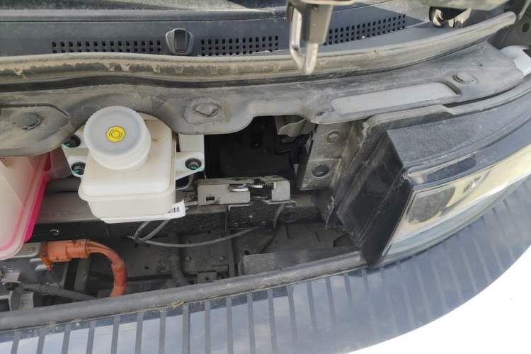 Used Farizon Super VAN 2024 Zhifu Edition Mid-Axle Low-Roof 68 kWh Engine Bay Left