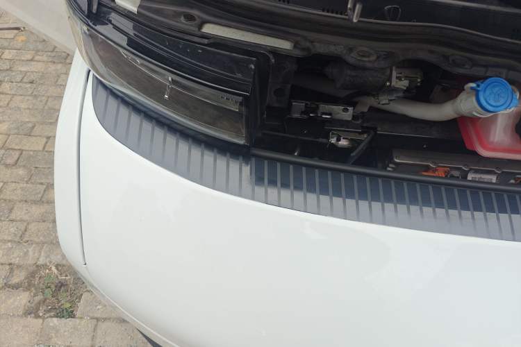 Used Farizon Super VAN 2024 Zhifu Edition Mid-Axle Mid-Roof 68 kWh Engine Bay Right