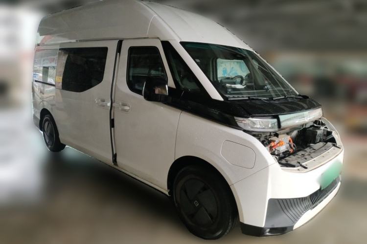 Used Farizon Super VAN 2024 Smart Wealth Edition Mid-Roof High-Top 66 kWh Front Right 45 Deg