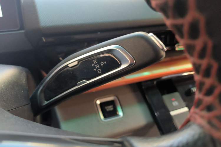 Used Farizon Super VAN 2024 Zhifu Edition Action-Oriented Short-Wheelbase Mid-Roof Model with 51 kWh Gear Lever