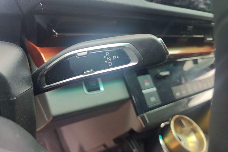 Used Farizon Super VAN 2024 Zhifu Edition Mid-Axle Mid-Roof 68 kWh Gear Lever