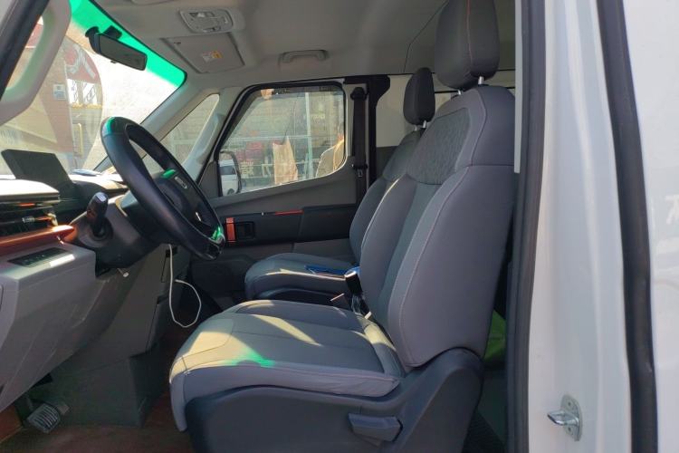 Used Farizon Super VAN 2024 Zhifu Edition Mid-axle Low-Roof 83 kWh Left Front Seat