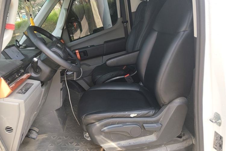 Used Farizon Super VAN 2024 Zhifu Edition Action-Oriented Short-Wheelbase Mid-Roof Model with 51 kWh Left Front Seat