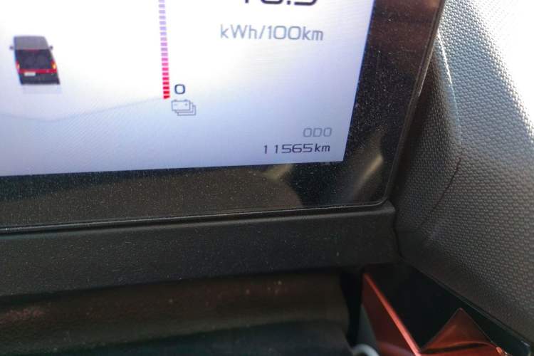 Used Farizon Super VAN 2024 Zhifu Edition Mid-axle Low-Roof 83 kWh Odometer Close Up