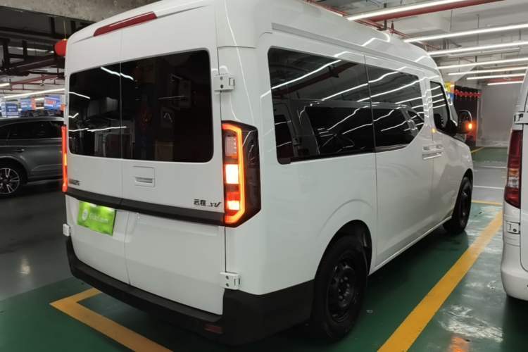 Used Farizon Super VAN 2024 Zhifu Edition Action-Oriented Short-Wheelbase Mid-Roof Model with 51 kWh Rear Right 45 Deg