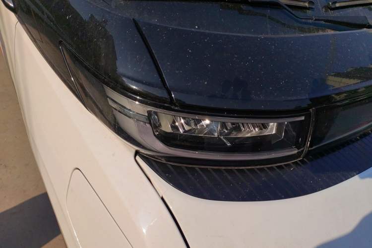Used Farizon Super VAN 2024 Zhifu Edition Mid-axle Low-Roof 83 kWh Right Front Headlight