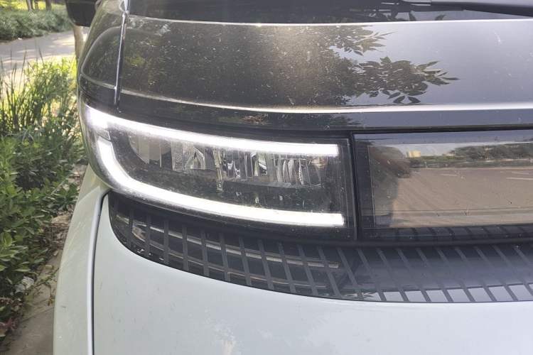 Used Farizon Super VAN 2024 Zhifu Edition Action-Oriented Short-Wheelbase Mid-Roof Model with 51 kWh Right Front Headlight
