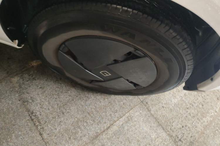 Used Farizon Super VAN 2024 Smart Wealth Edition Mid-Roof High-Top 66 kWh Right Front Wheel Hub