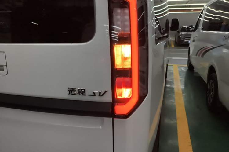 Used Farizon Super VAN 2024 Zhifu Edition Action-Oriented Short-Wheelbase Mid-Roof Model with 51 kWh Right Rear Taillight