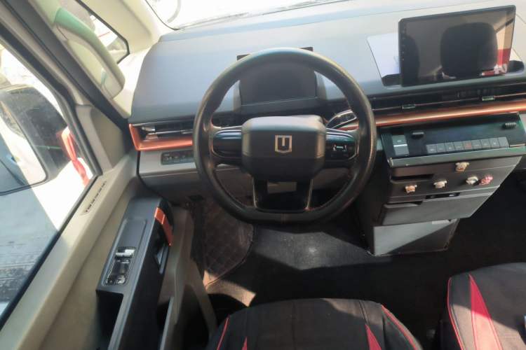 Used Farizon Super VAN 2024 Zhifu Edition Action-Oriented Short-Wheelbase Mid-Roof Model with 51 kWh Steering Wheel