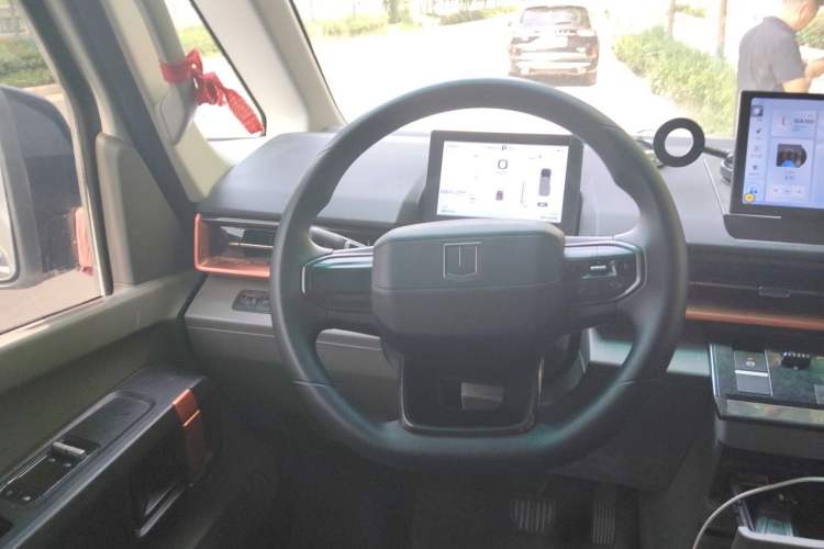 Used Farizon Super VAN 2024 Zhifu Edition Action-Oriented Short-Wheelbase Mid-Roof Model with 51 kWh Steering Wheel