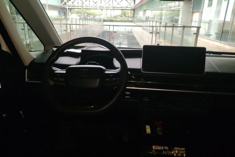 Used Farizon Super VAN 2024 Smart Wealth Edition Mid-Roof High-Top 66 kWh Steering Wheel