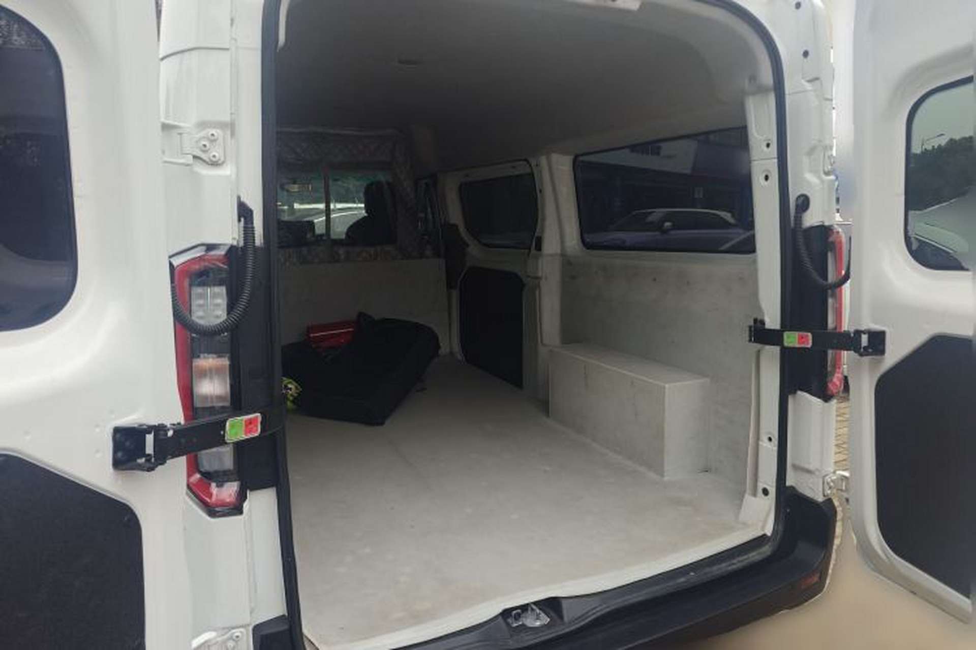 Used Farizon Super VAN 2024 Zhifu Edition Mid-Axle Mid-Roof 68 kWh Trunk