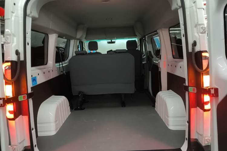 Used Farizon Super VAN 2024 Zhifu Edition Action-Oriented Short-Wheelbase Mid-Roof Model with 51 kWh Trunk