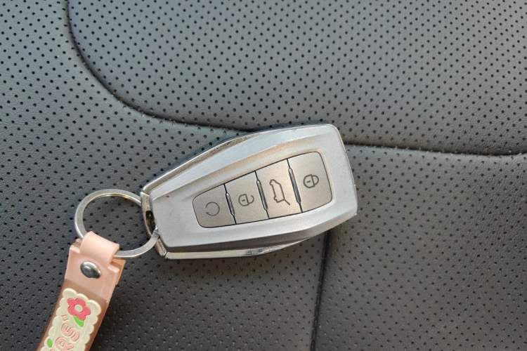 Used Farizon Super VAN 2024 Zhifu Edition Mid-Axle Low-Roof 68 kWh Vehicle Key