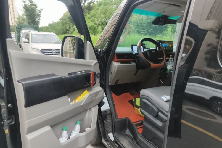 Used Farizon Super VAN 2025 Model, Zhifu Edition, Short-wheelbase Medium-roof, 83 kWh Driver Seat