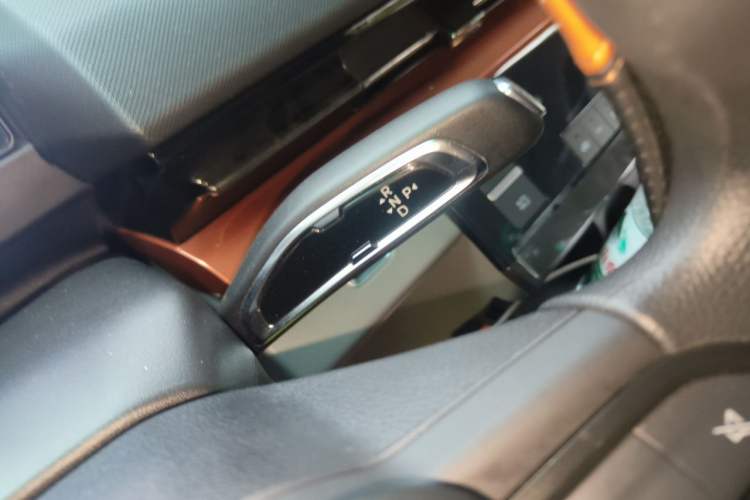 Used Farizon Super VAN 2025 Model, Zhifu Edition, Short-wheelbase Medium-roof, 83 kWh Gear Lever