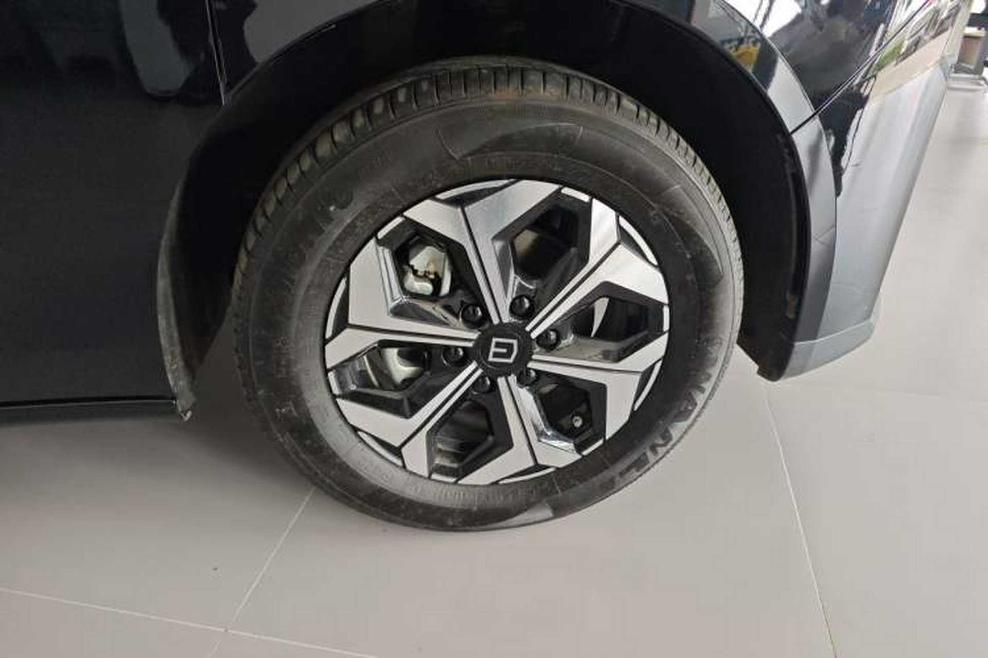 Used Farizon Super VAN 2026 Yuecheng Xingyuan Pai Short Wheelbase Low Roof, 83kWh Right Front Wheel Hub