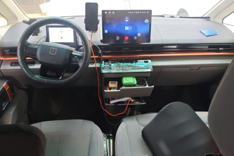 Used Farizon Super VAN 2025 Yucheng Edition, Action-Pak 68kWh Center Console