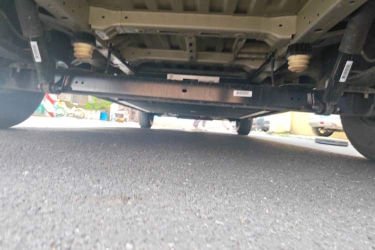 Used Farizon Super VAN 2025 Yucheng Action-Pak, Mid-Axle High-Roof 68kWh ZhiXin, 7-seater Chassis Rear