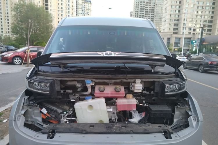 Used Farizon Super VAN 2025 Yucheng Action-Pak, Mid-Axle Mid-Roof 68kWh ZhiXin, 7-seater Engine Bay