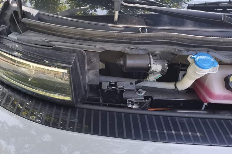Used Farizon Super VAN 2025 Yucheng Edition, Action-Pak 68kWh Engine Bay Right