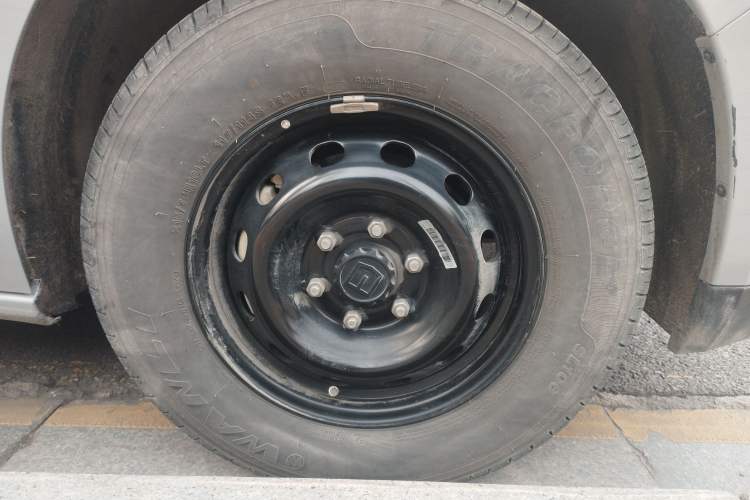 Used Farizon Super VAN 2025 Yucheng Action-Pak, Short-Axle 68kWh ZhiXin, 5-seater Exterior 7