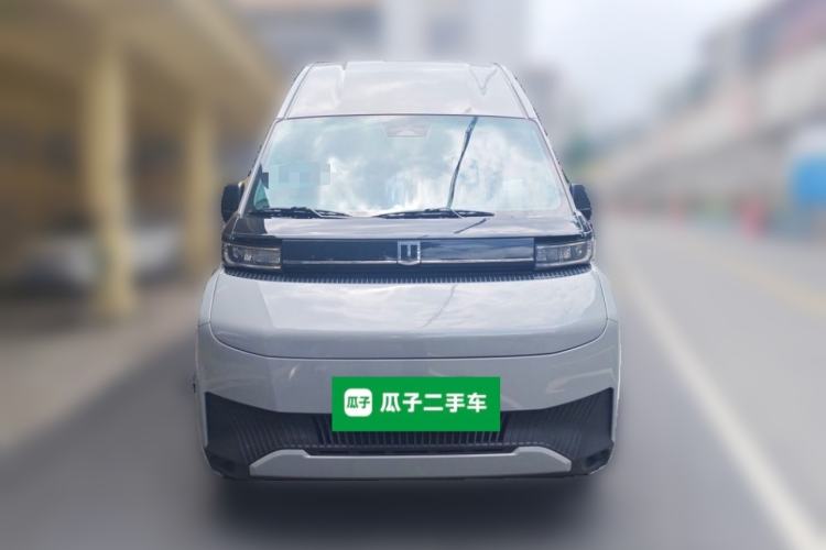 Used Farizon Super VAN 2025 Yucheng Action-Pak, Mid-Axle High-Roof 68kWh ZhiXin, 7-seater Front