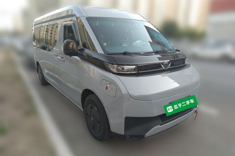 Used Farizon Super VAN 2025 Yucheng Action-Pak, Mid-Axle Mid-Roof 68kWh ZhiXin, 7-seater Front Right 45 Deg