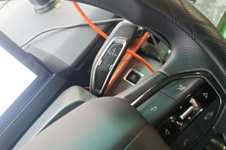 Used Farizon Super VAN 2025 Yucheng Edition, Action-Pak 68kWh Gear Lever