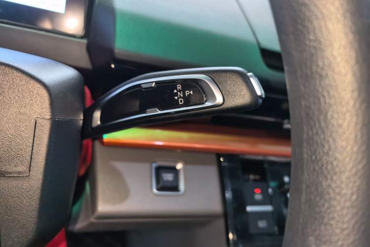 Used Farizon Super VAN 2025 Zhifu Edition, Mid-axle Low-roof 68kWh ZhiXin Gear Lever