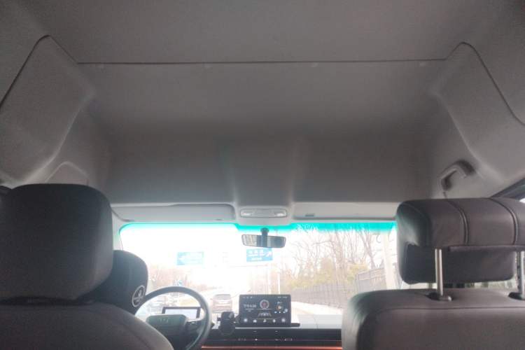 Used Farizon Super VAN 2025 Yucheng Action-Pak, Short-Axle 68kWh ZhiXin, 5-seater Headliner