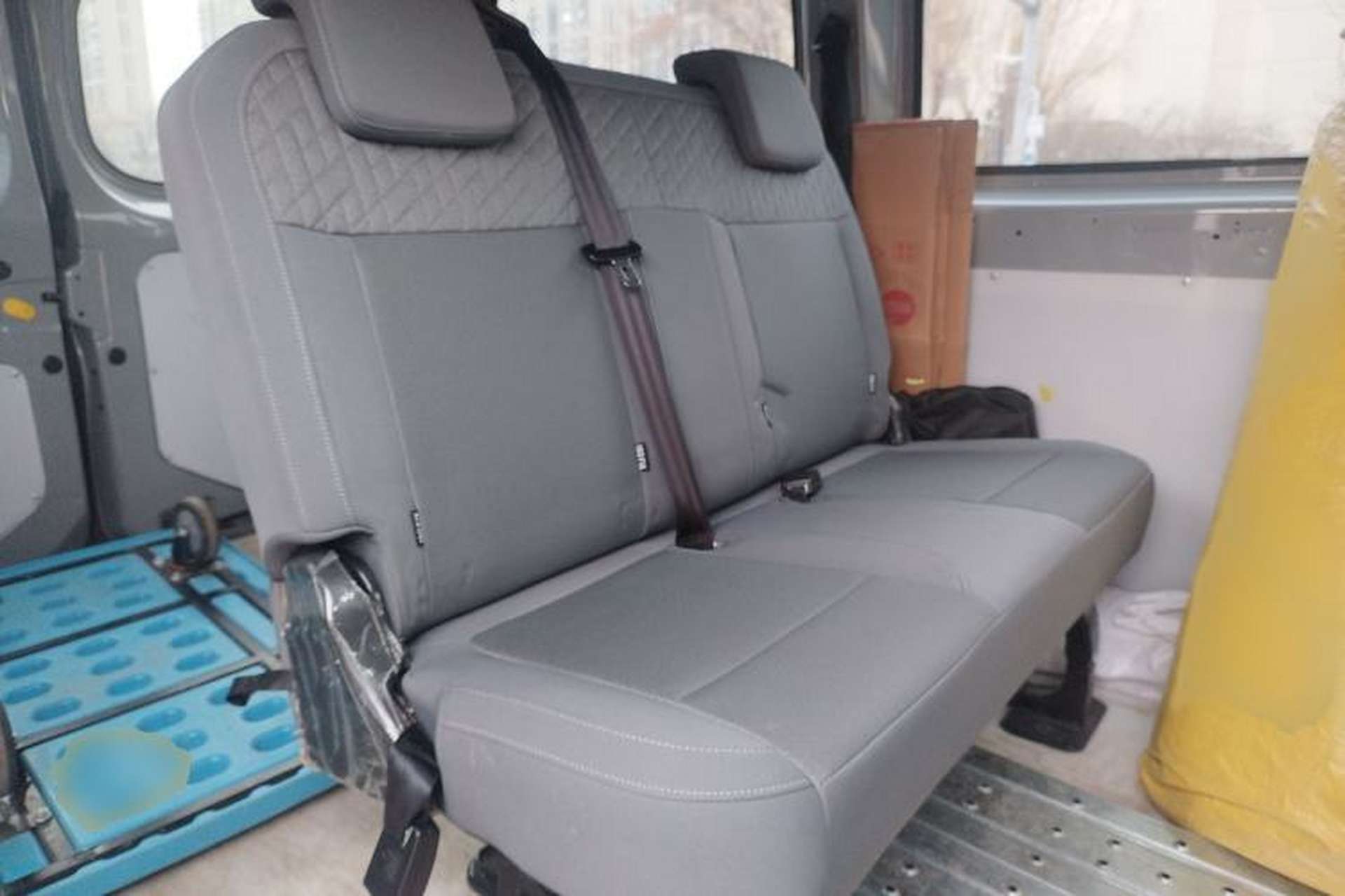 Used Farizon Super VAN 2025 Yucheng Action-Pak, Short-Axle 68kWh ZhiXin, 5-seater Interior 4