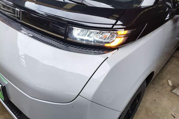 Used Farizon Super VAN 2025 Yucheng Action-Pak, Mid-Axle High-Roof 68kWh ZhiXin, 7-seater Left Front Headlight