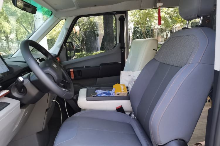 Used Farizon Super VAN 2025 Yucheng Edition, Action-Pak 68kWh Left Front Seat