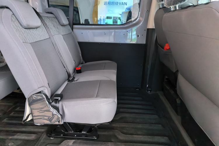 Used Farizon Super VAN 2025 Zhifu Edition, Mid-axle Low-roof 68kWh ZhiXin Left Rear Seat