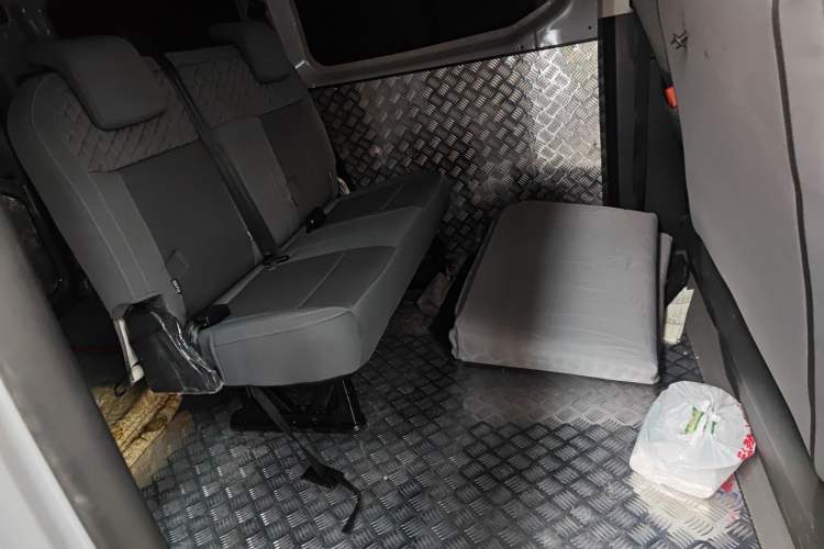 Used Farizon Super VAN 2025 Yucheng Action-Pak, Short-Axle 68kWh ZhiXin, 5-seater Left Rear Seat