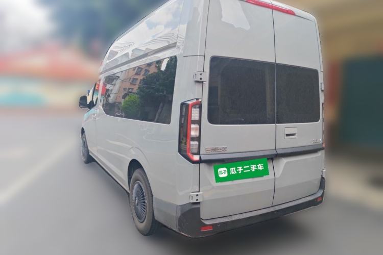 Used Farizon Super VAN 2025 Yucheng Action-Pak, Mid-Axle High-Roof 68kWh ZhiXin, 7-seater Rear Left 45 Deg