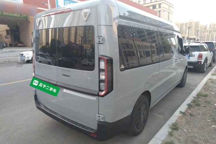Used Farizon Super VAN 2025 Yucheng Action-Pak, Mid-Axle Mid-Roof 68kWh ZhiXin, 7-seater Rear Right 45 Deg