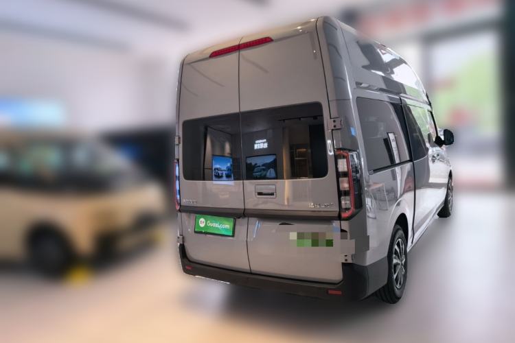 Used Farizon Super VAN 2025 Zhifu Edition, Mid-axle Low-roof 68kWh ZhiXin Rear Right 45 Deg