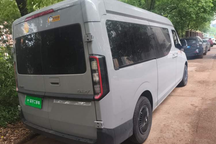 Used Farizon Super VAN 2025 Yucheng Action-Pak, Mid-Axle Mid-Roof 68kWh ZhiXin, 7-seater Rear Right 45 Deg