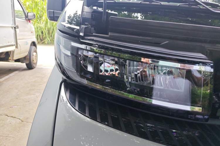 Used Farizon Super VAN 2025 Yucheng Edition, Action-Pak 68kWh Right Front Headlight